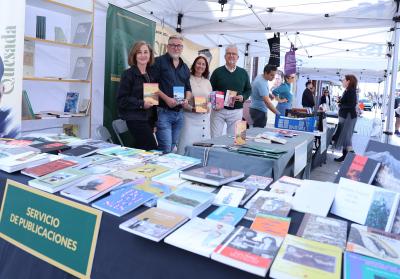 Imagen El Cabildo celebra el Día de las Letras Canarias con un stand en la Plaza de la Constitución en Arrecife y el proyecto Cuando el escaparate escribe