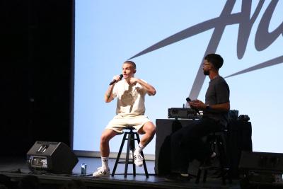Imagen El Teatro ‘El Salinero’ acoge una charla de Arkano para más de 400 estudiantes de Lanzarote y La Graciosa