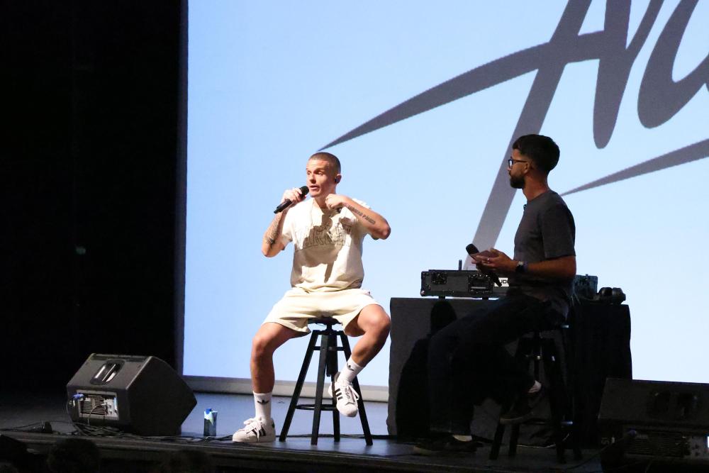 Imagen El Teatro ‘El Salinero’ acoge una charla de Arkano para más de 400 estudiantes de Lanzarote y La Graciosa