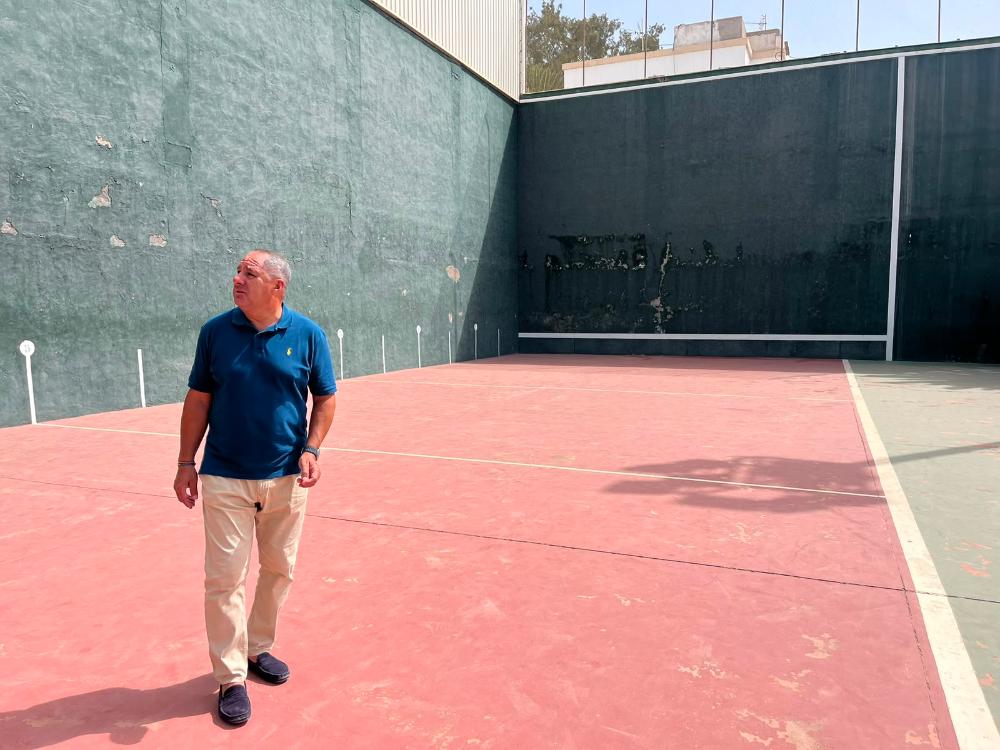 Imagen Adjudicadas las obras de renovación del pavimento y pintado de la cancha de frontón de la Ciudad Deportiva Lanzarote