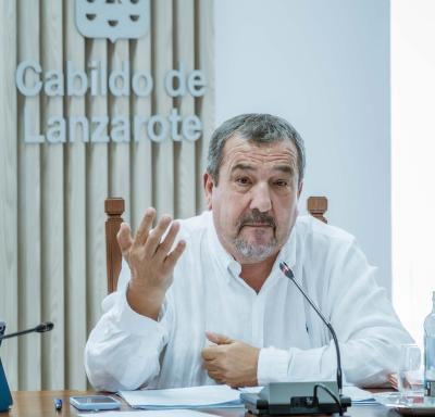 Imagen Lanzarote cuenta por primera vez con un Reglamento de Áreas Sensibles para ordenar el servicio del taxi en puntos estratégicos