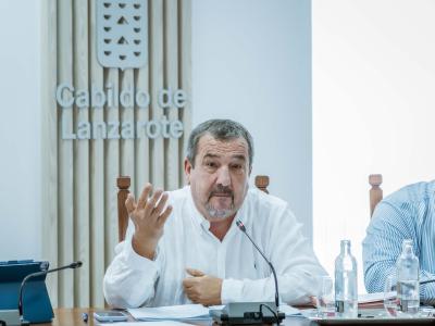 Imagen El Cabildo anuncia subvenciones para promover la energía fotovoltaica y eólica en Lanzarote y La Graciosa